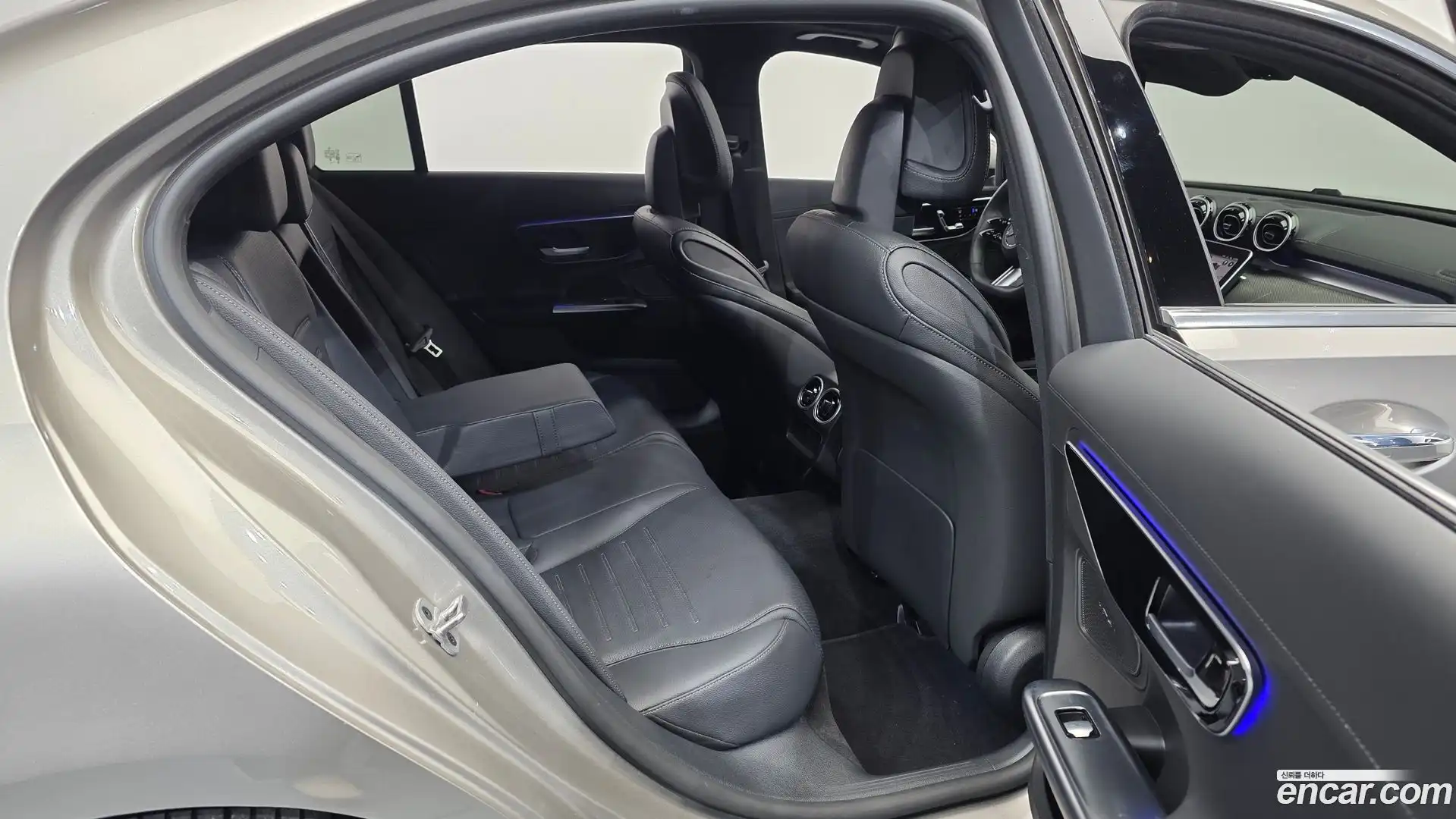 C-Class Mercedes-Benz 2024.6-OPTION-016