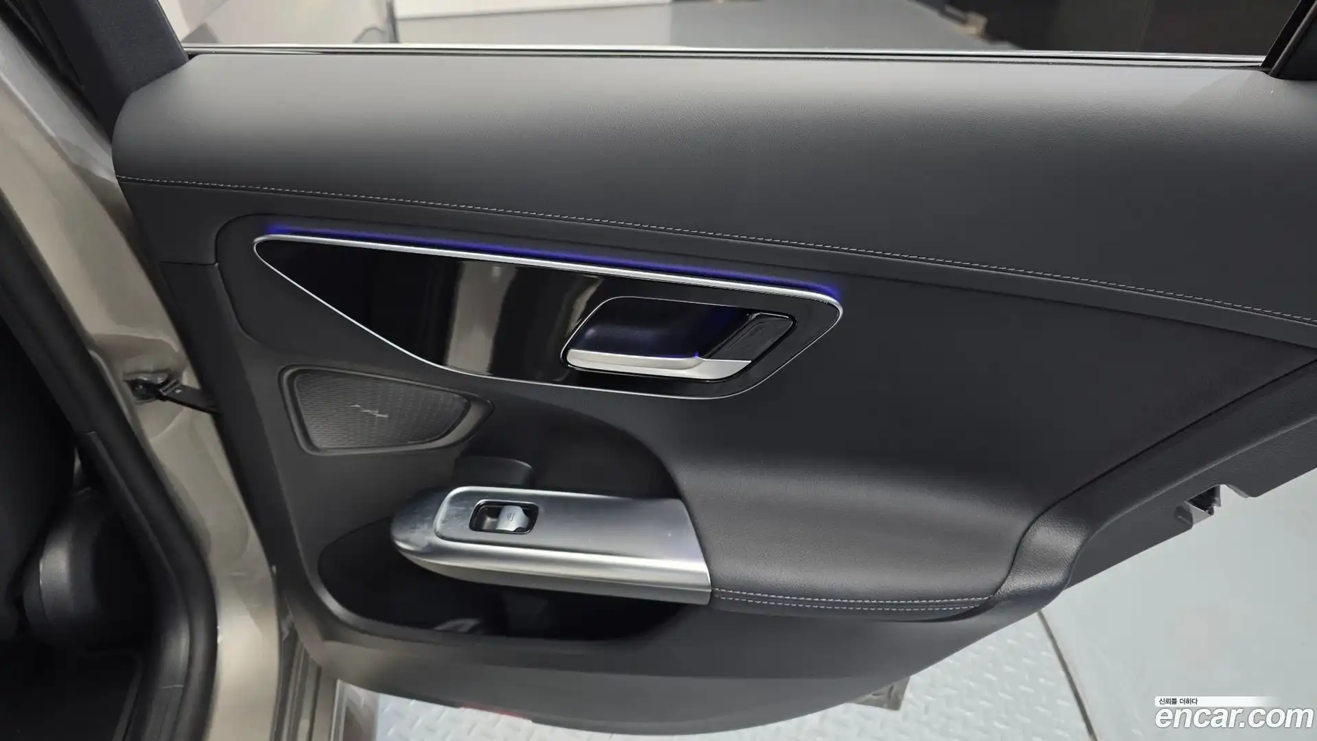 C-Class Mercedes-Benz 2024.6-INNER-035