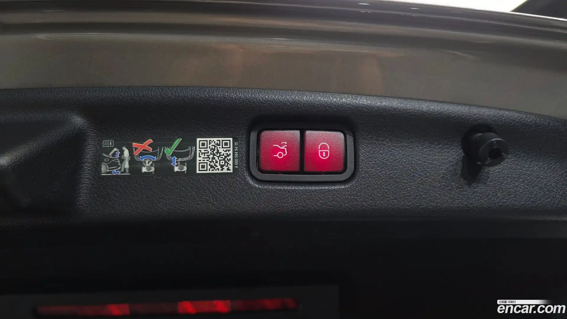 C-Class Mercedes-Benz 2024.6-OPTION-043