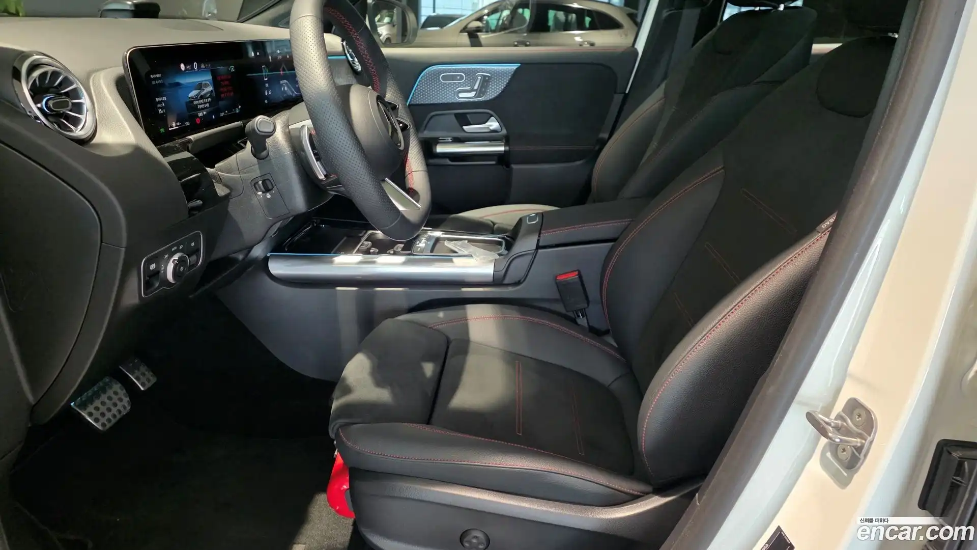 GLA-Class Mercedes-Benz 2025.7-OPTION-018