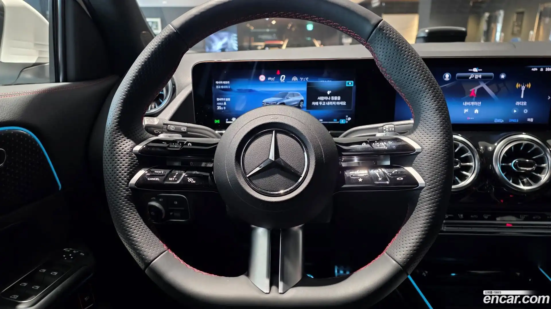 GLA-Class Mercedes-Benz 2025.7-OPTION-023