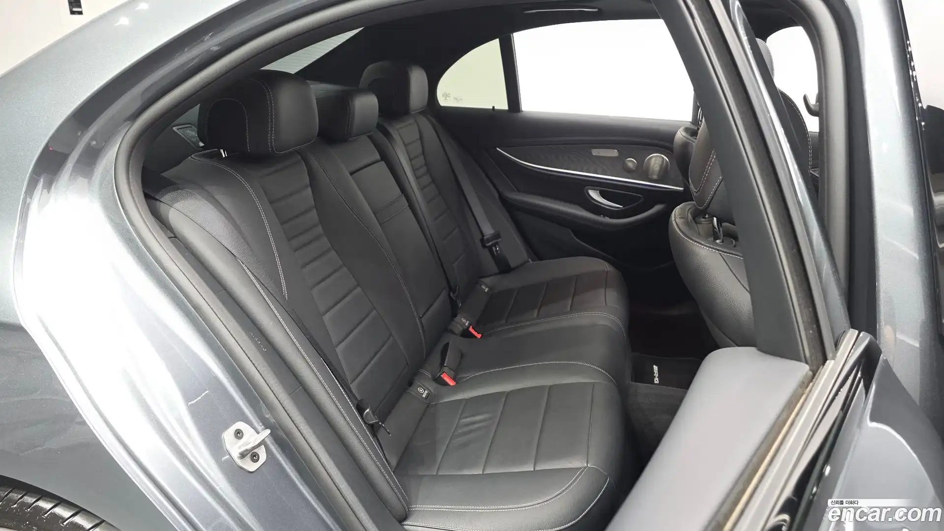 E-Class Mercedes-Benz 2023.2-OPTION-015