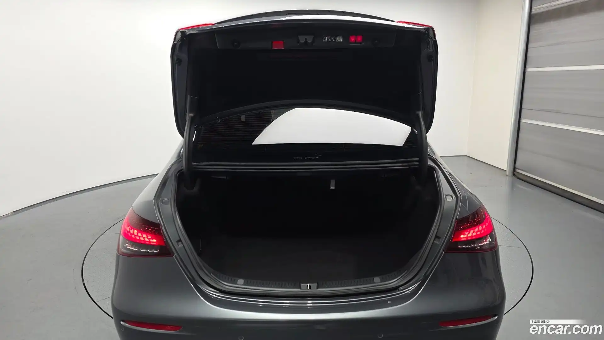 E-Class Mercedes-Benz 2023.2-OPTION-024