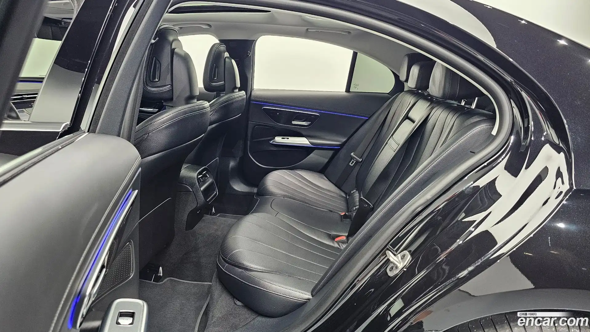 E-Class Mercedes-Benz 2024.7-OPTION-015