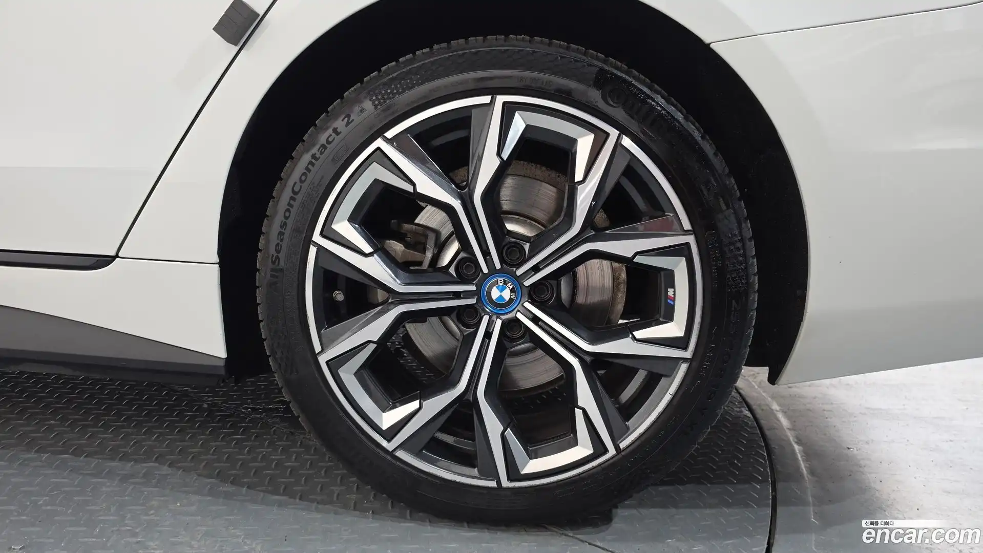 i4 BMW 2022.4-OUTER-031