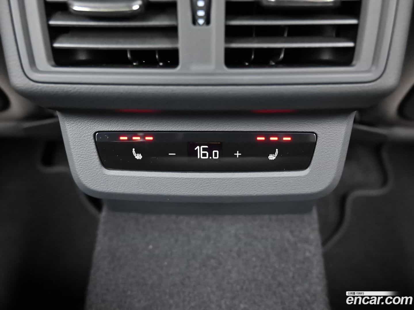 Q5 Audi 2025.11-OPTION-020
