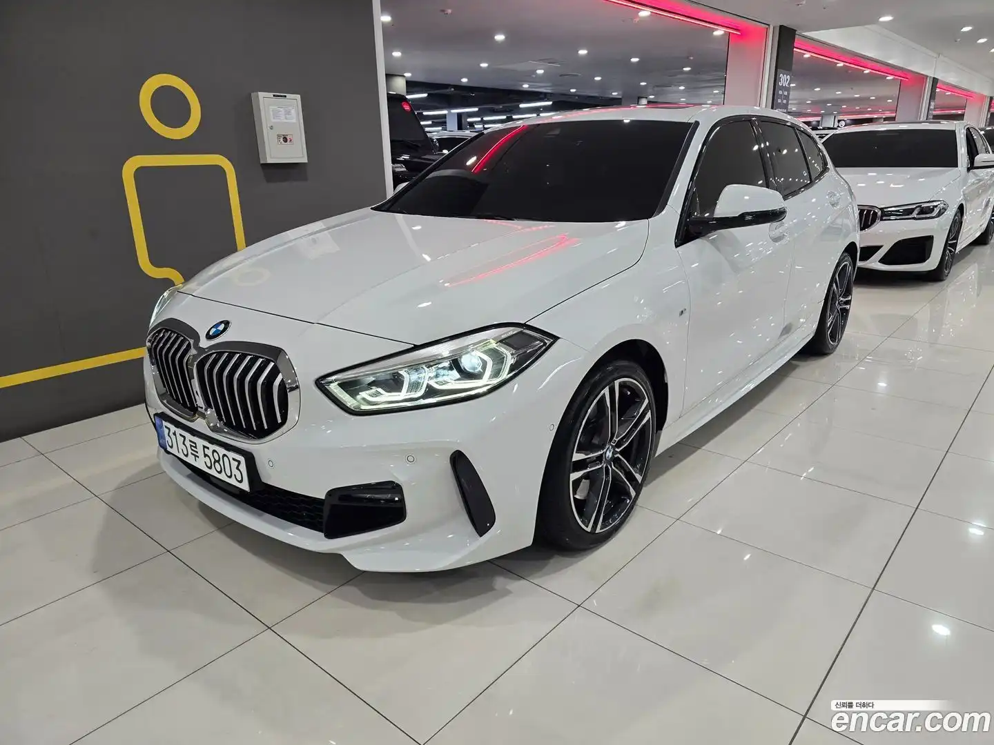 1-Series BMW 2022.8-OUTER-002