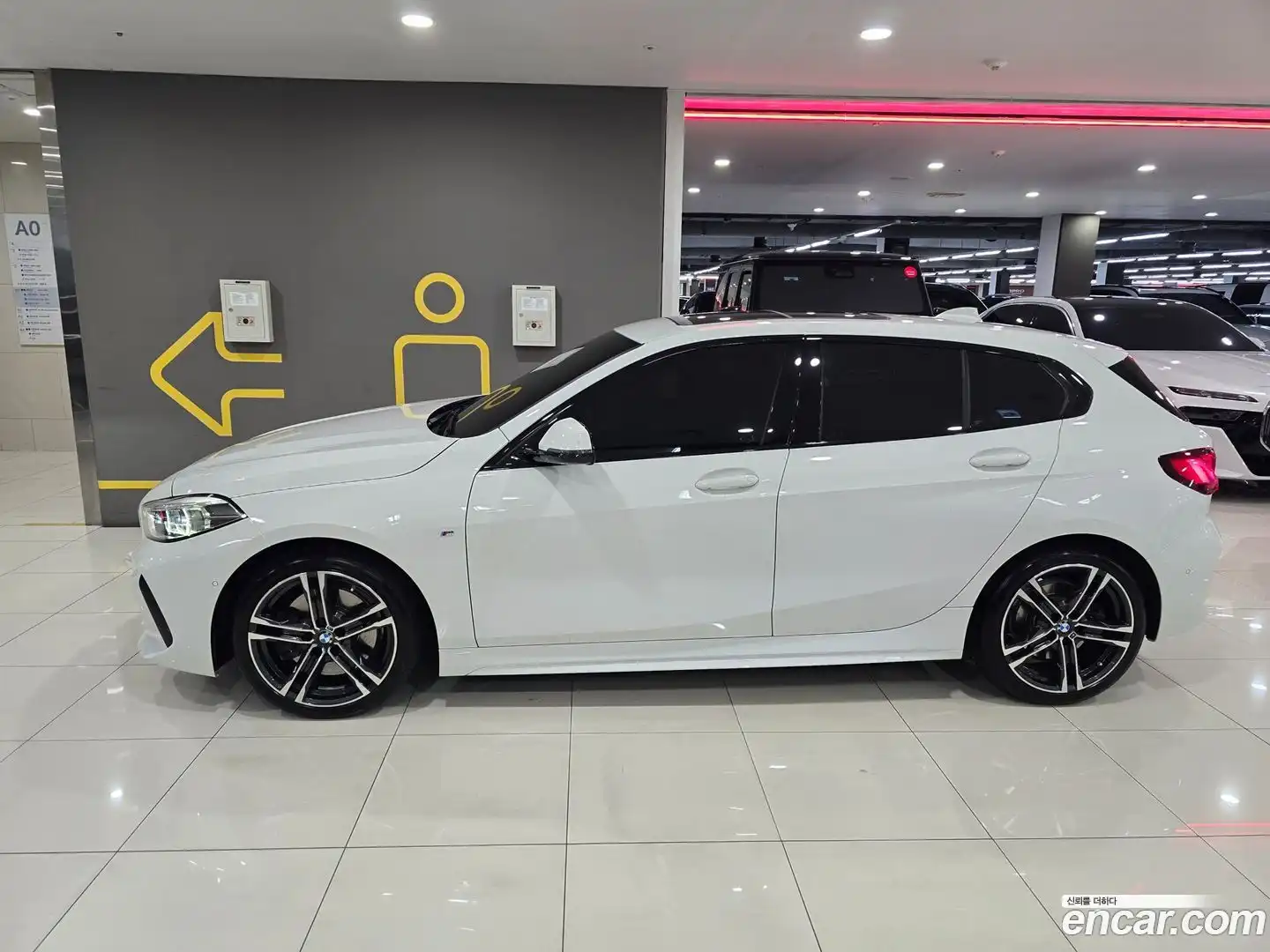 1-Series BMW 2022.8-INNER-007