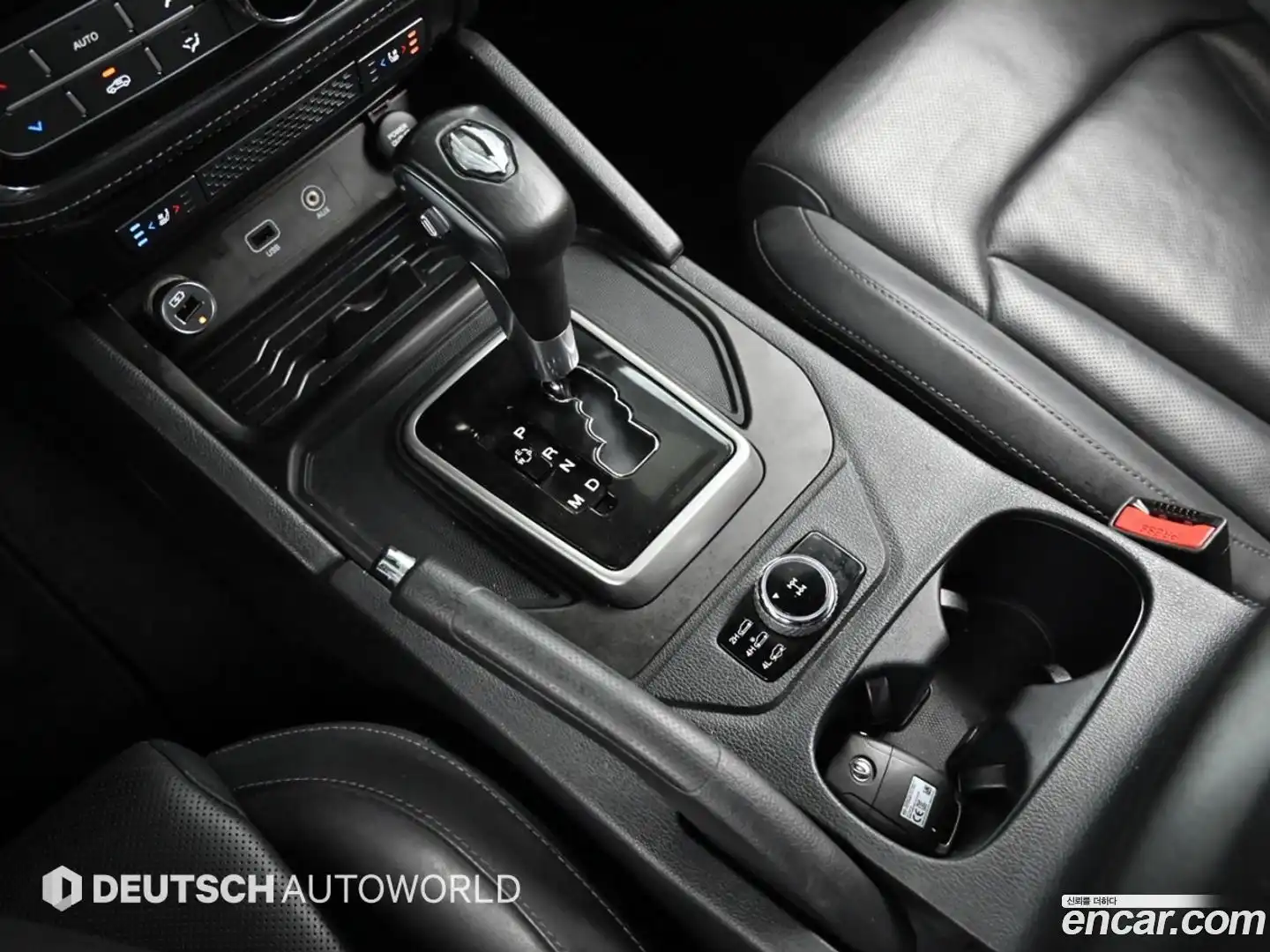Rexton KG Mobility 2019.3-INNER-009
