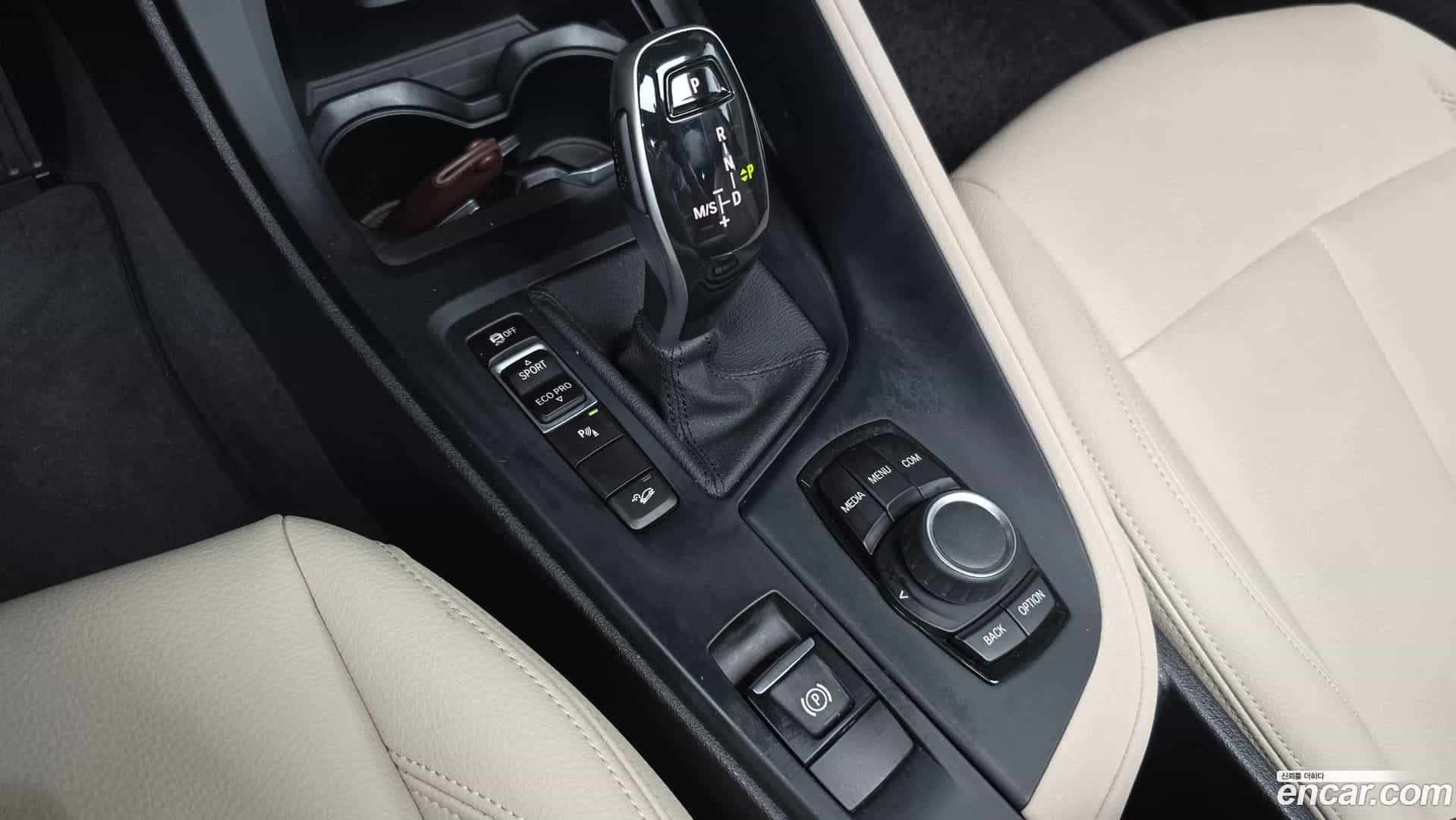 X1 BMW 2020.6-INNER-009