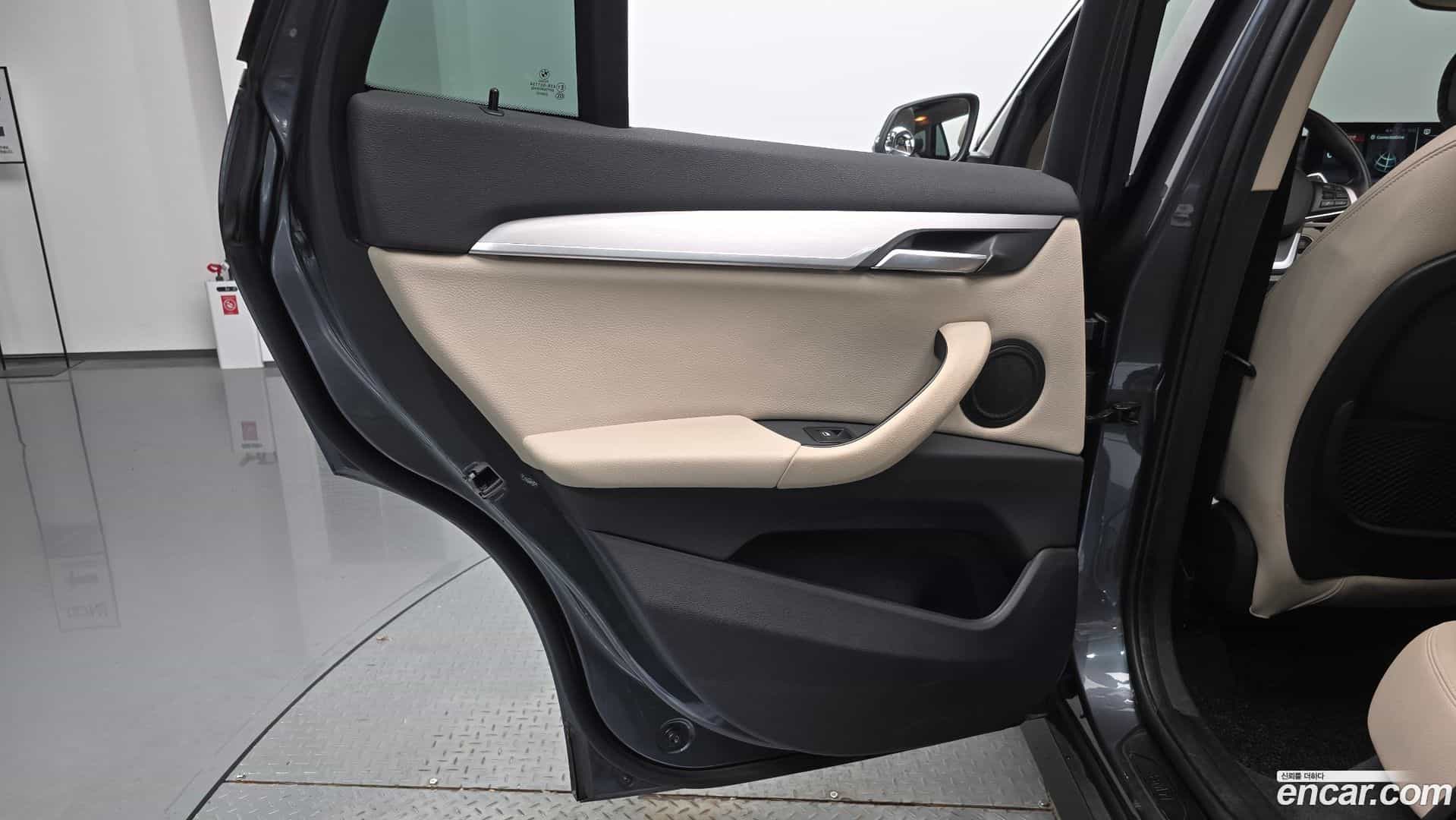 X1 BMW 2020.6-INNER-035