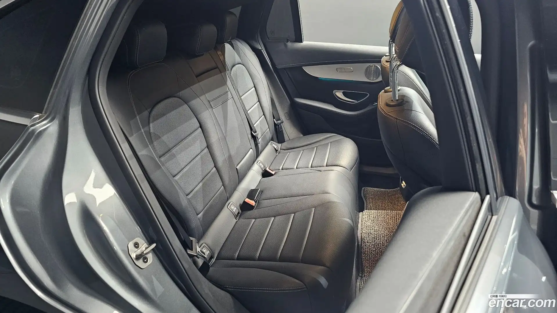 EQC Mercedes-Benz 2021.11-OPTION-015