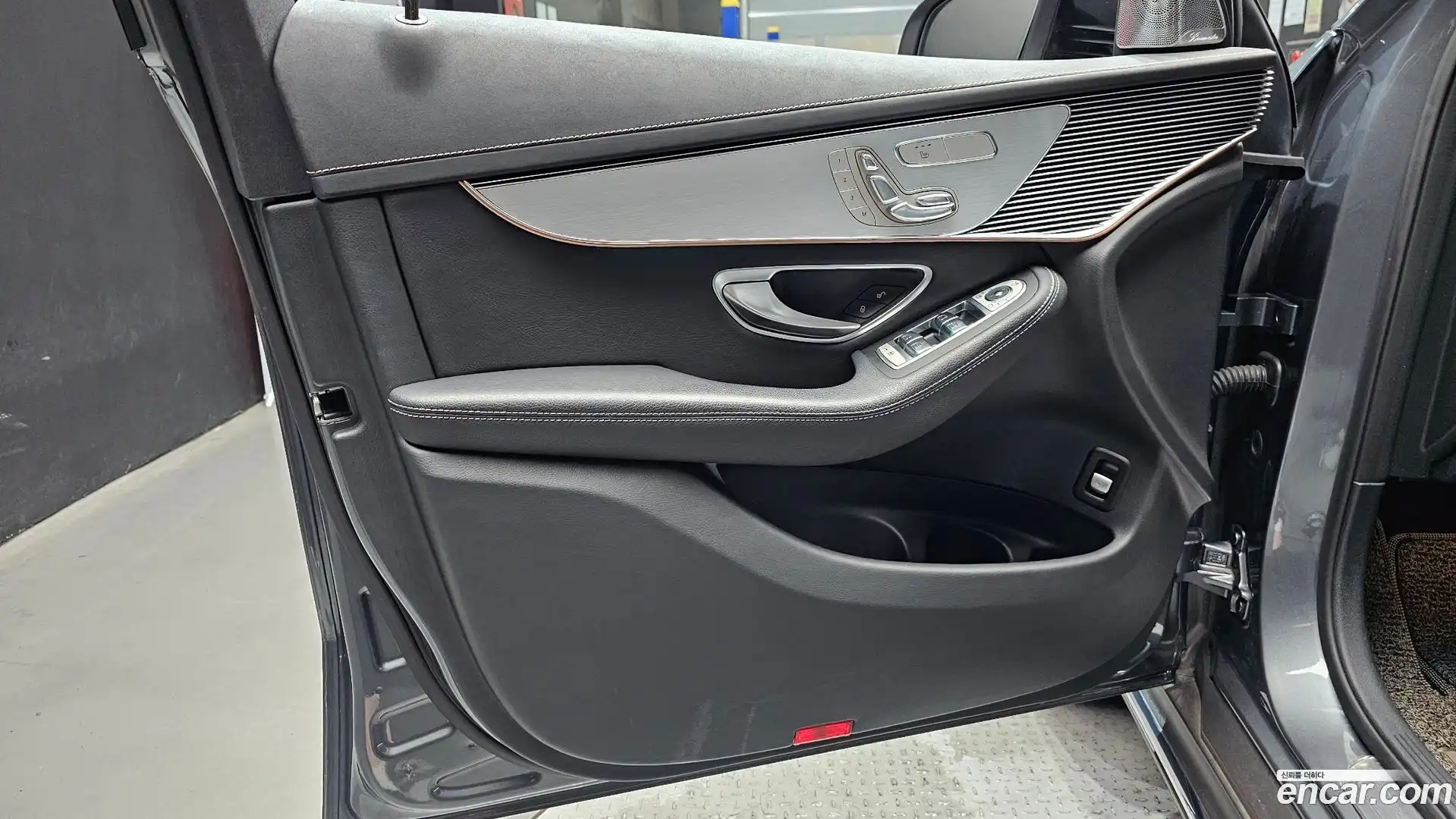 EQC Mercedes-Benz 2021.11-INNER-034