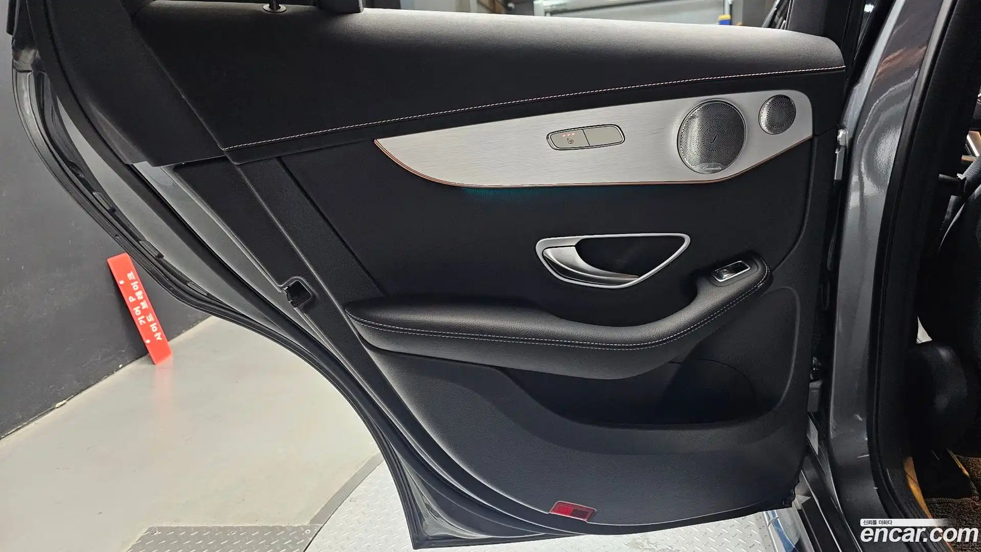 EQC Mercedes-Benz 2021.11-INNER-035