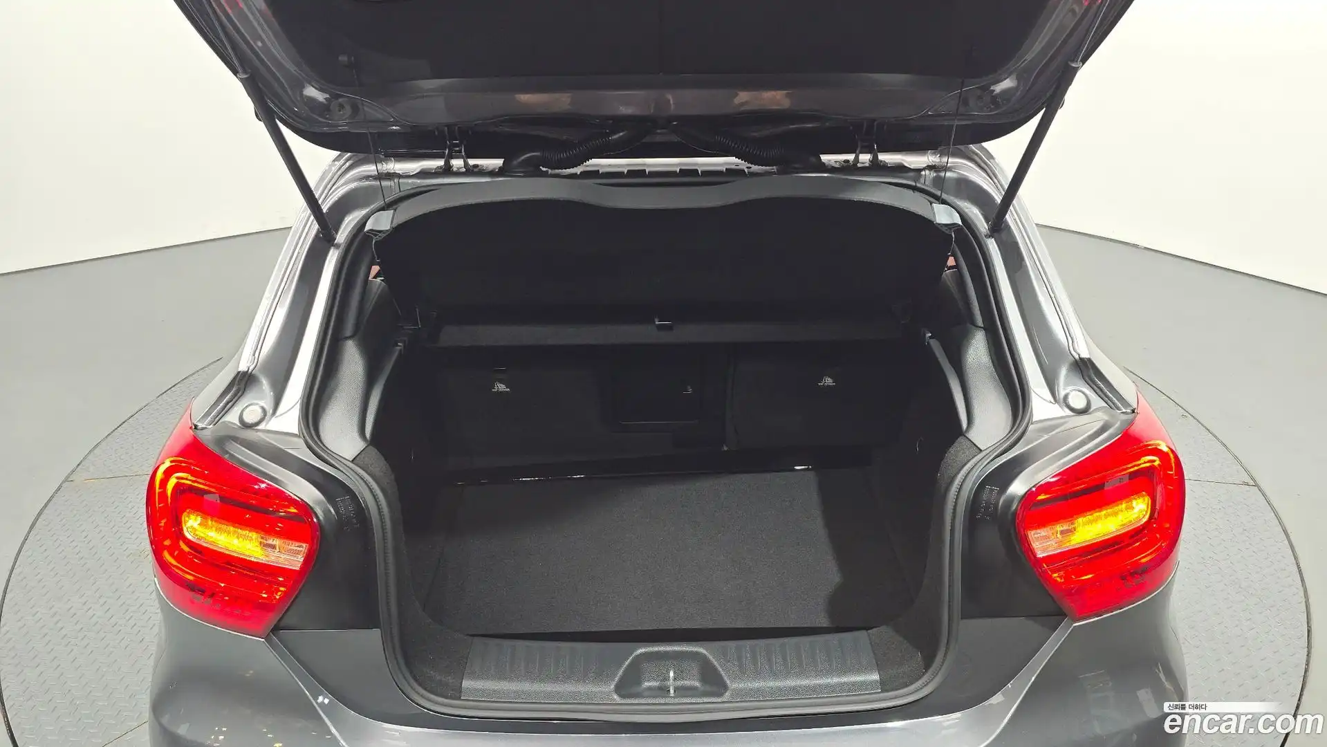 A-Class Mercedes-Benz 2015.9-OPTION-024