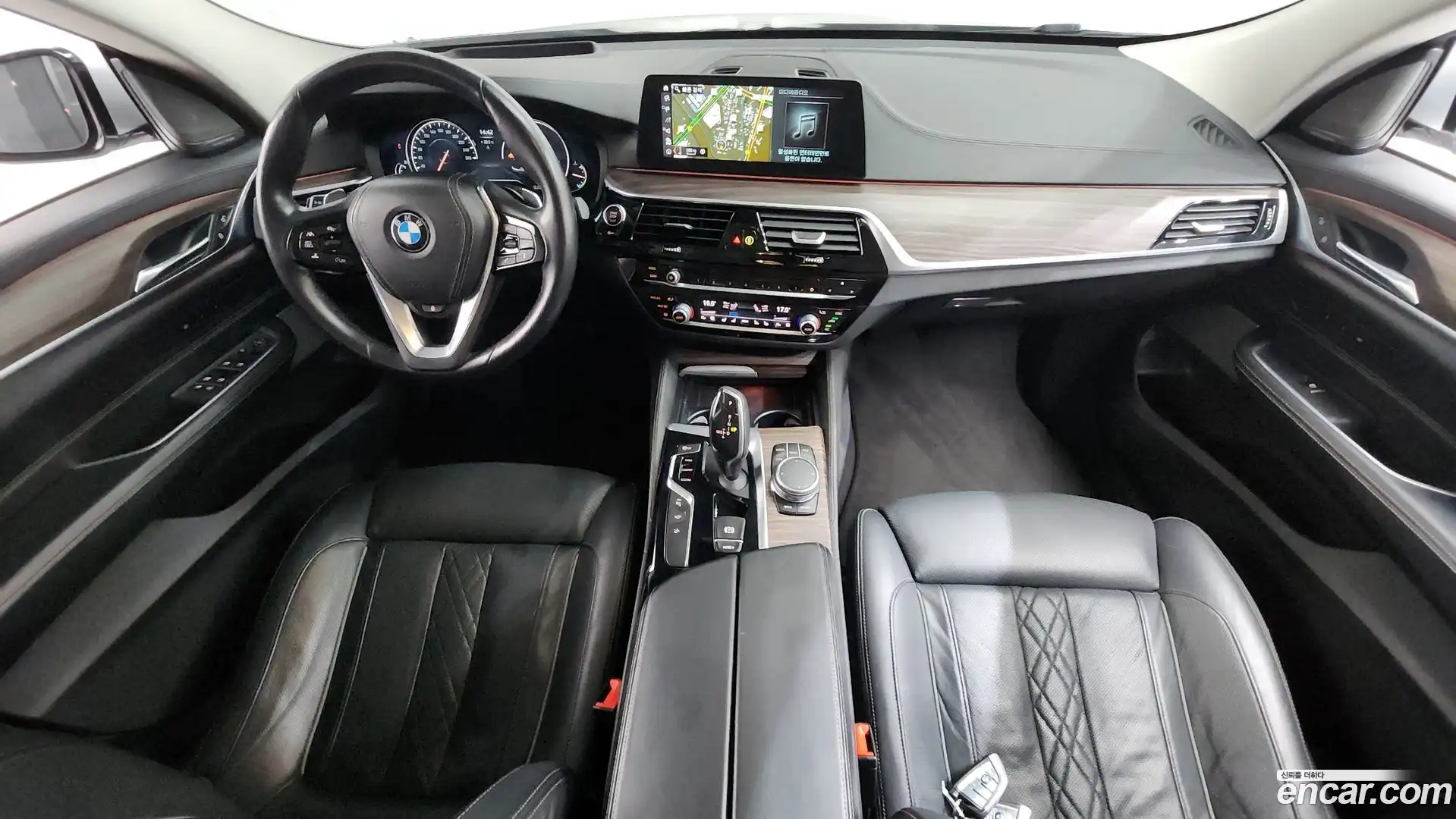 Gran Turismo BMW 2018.3-INNER-007