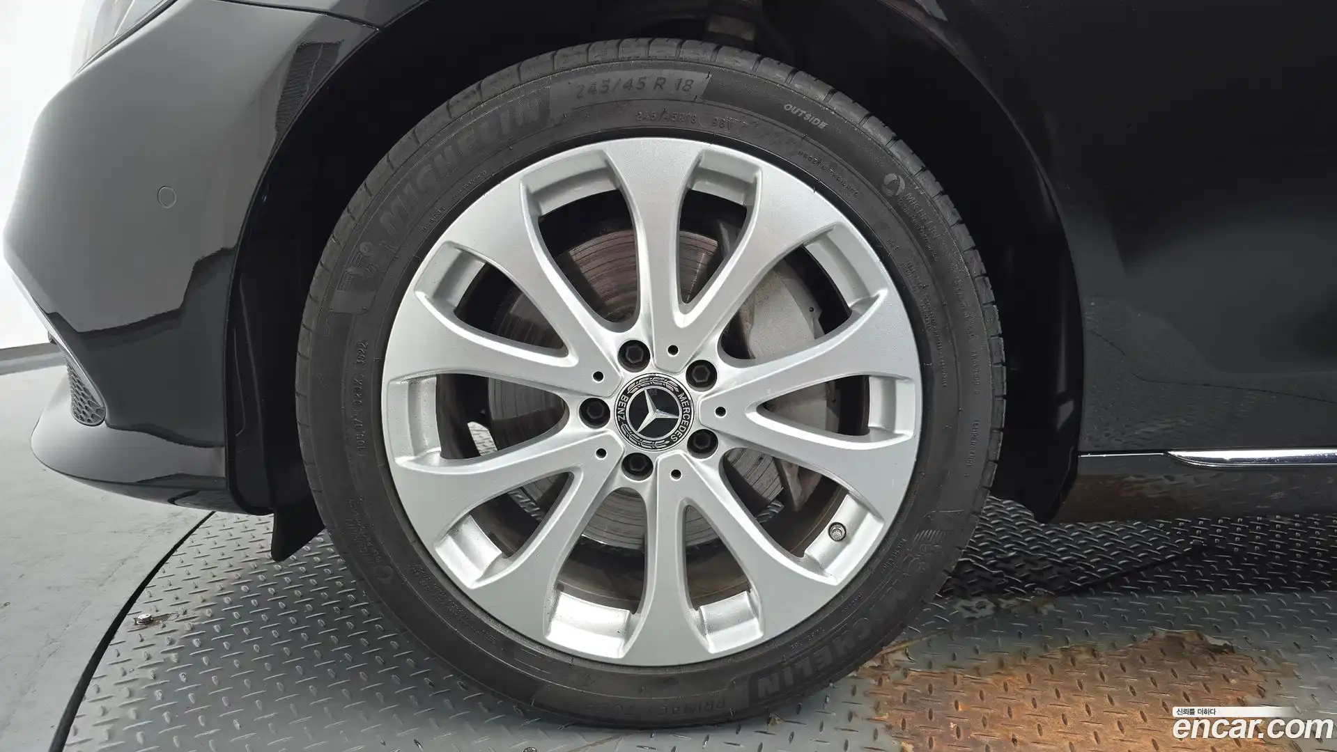 E-Class Mercedes-Benz 2019.2-OUTER-005