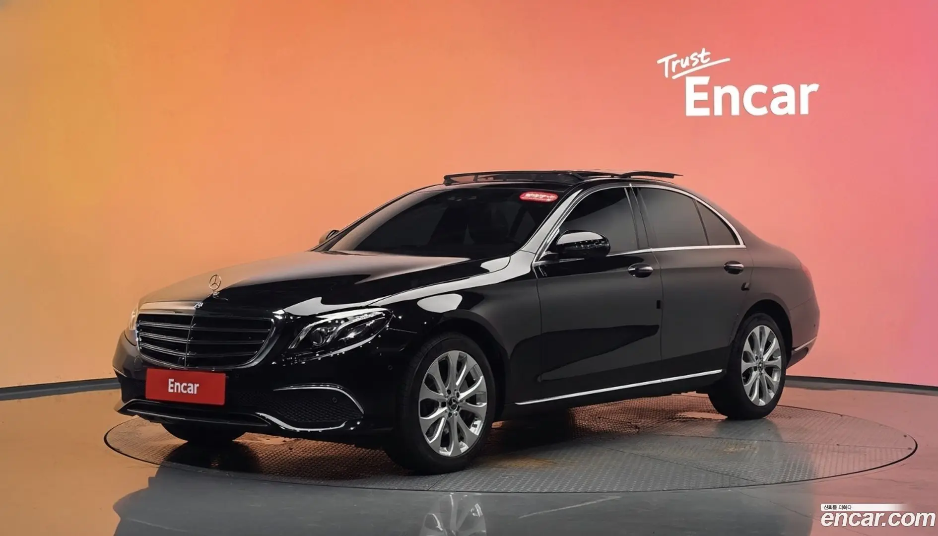 Main__Slider__Photo:E-Class Mercedes-Benz 2019.2-0