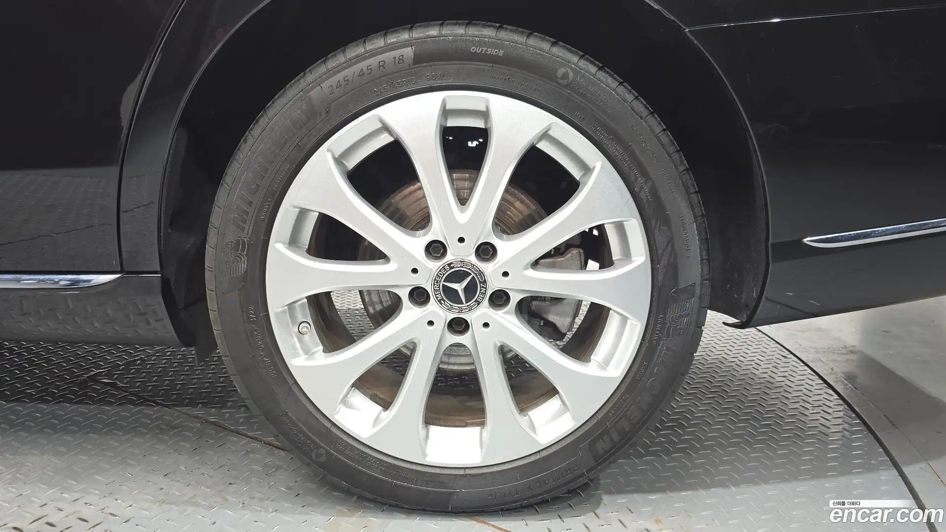 E-Class Mercedes-Benz 2019.2-OUTER-031
