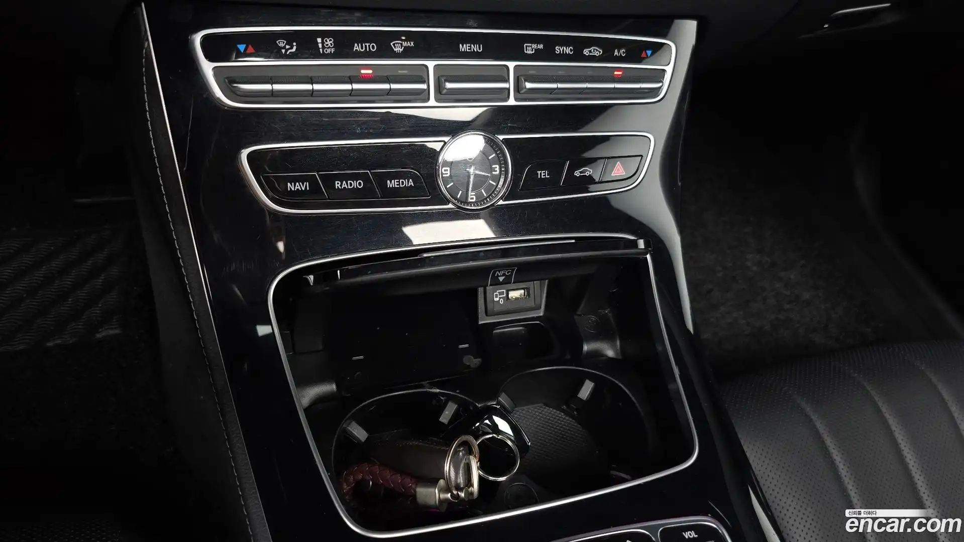 E-Class Mercedes-Benz 2019.2-OPTION-046