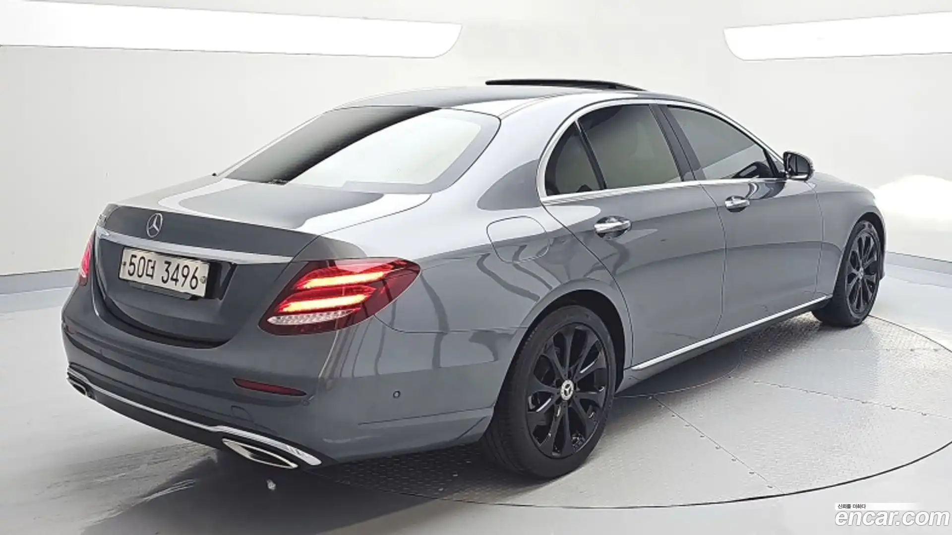 E-Class Mercedes-Benz 2017.11-OUTER-004