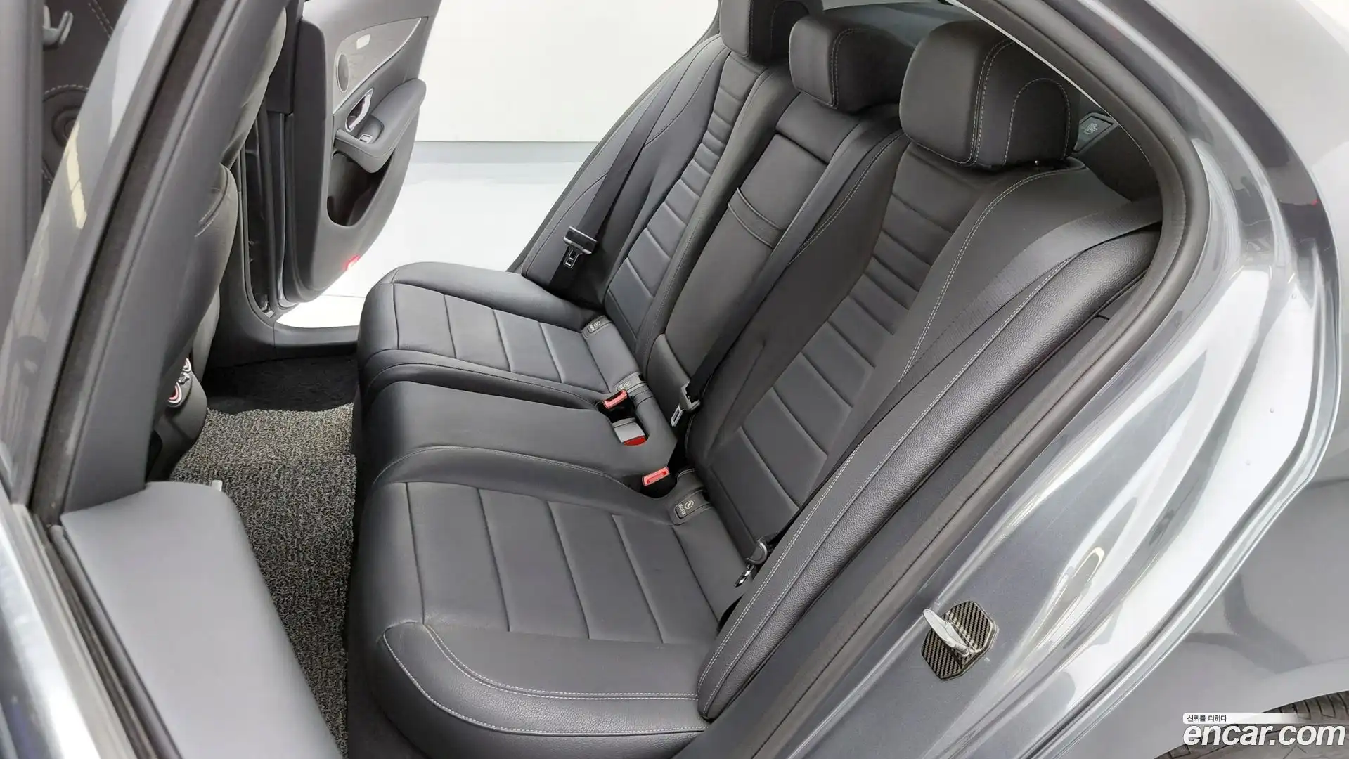 E-Class Mercedes-Benz 2017.11-OPTION-016