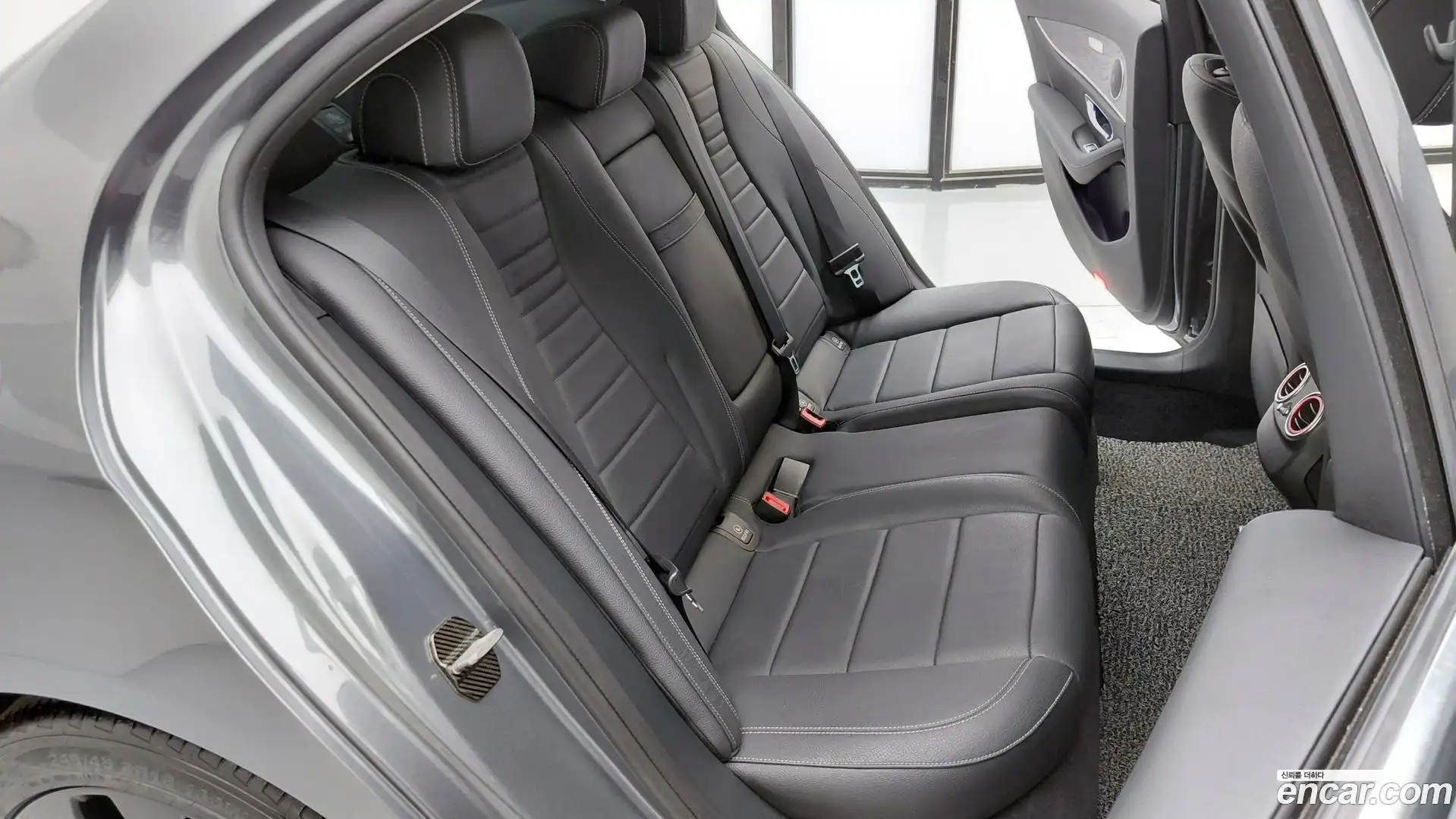 E-Class Mercedes-Benz 2017.11-OPTION-017