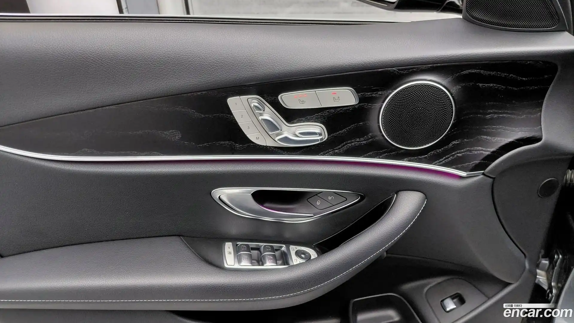 E-Class Mercedes-Benz 2017.11-OPTION-023