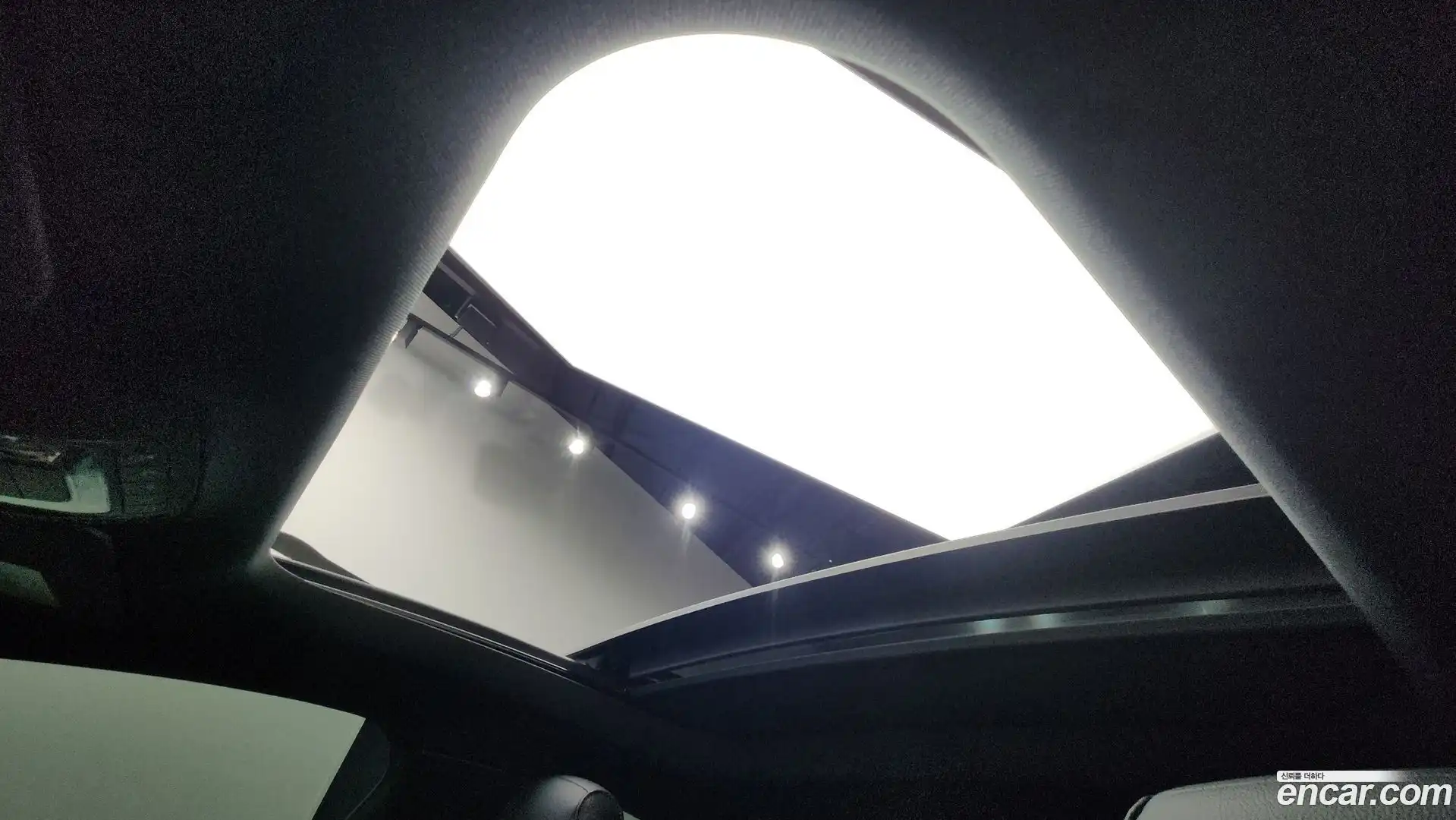 CLA-Class Mercedes-Benz 2022.8-OPTION-021