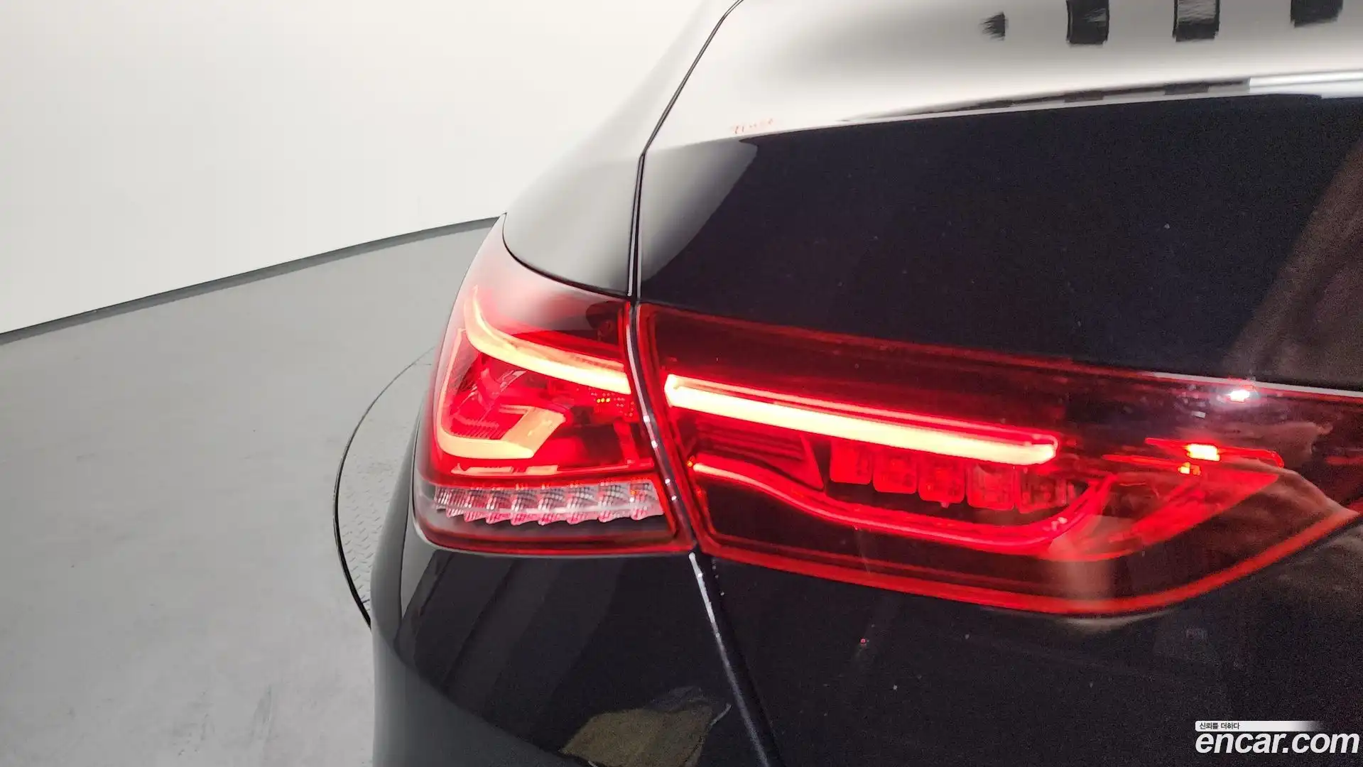 CLA-Class Mercedes-Benz 2022.8-OUTER-033