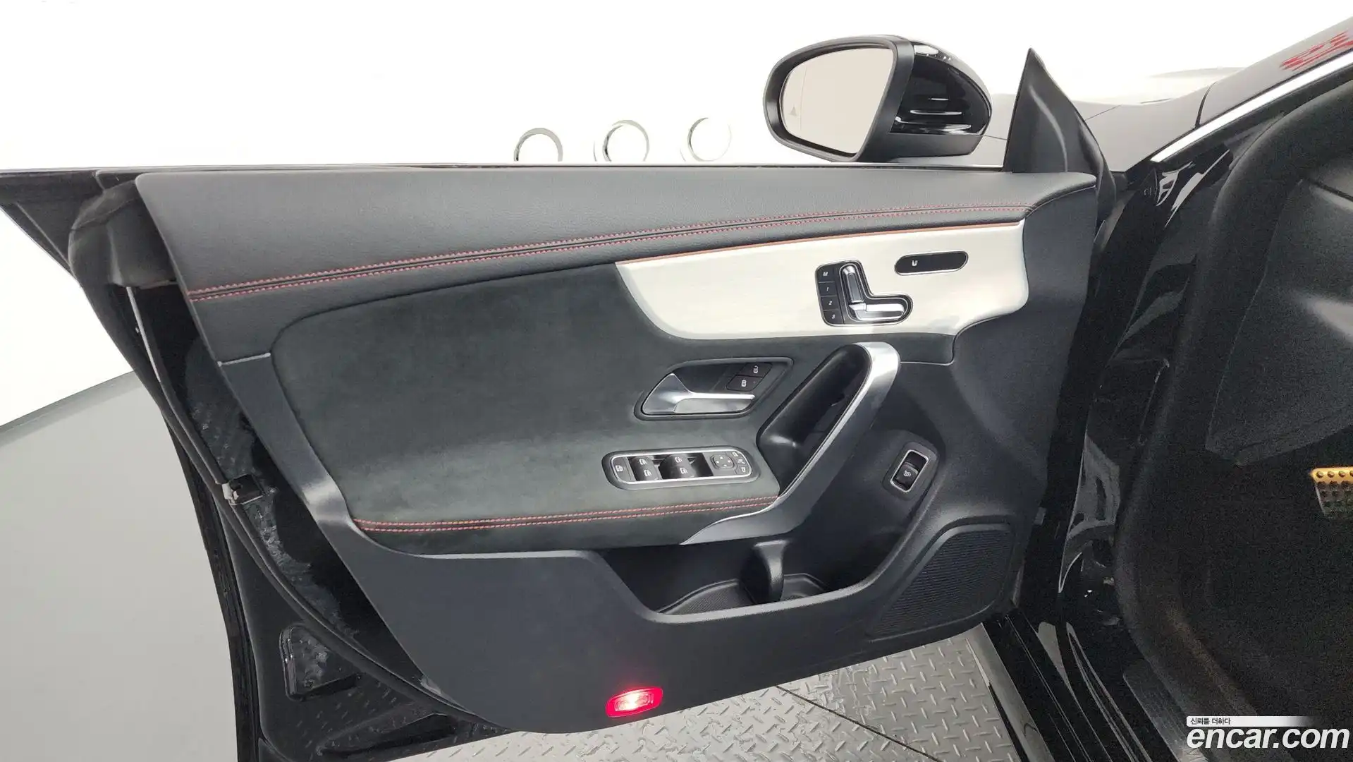 CLA-Class Mercedes-Benz 2022.8-INNER-034