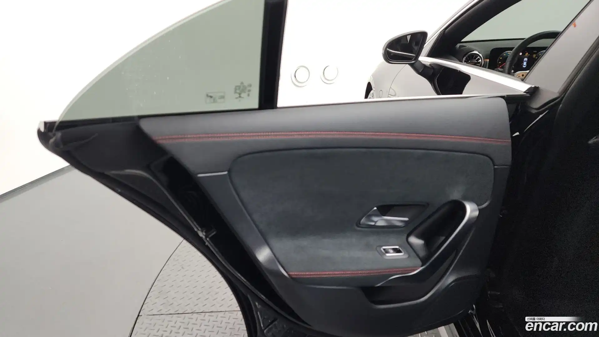 CLA-Class Mercedes-Benz 2022.8-INNER-035