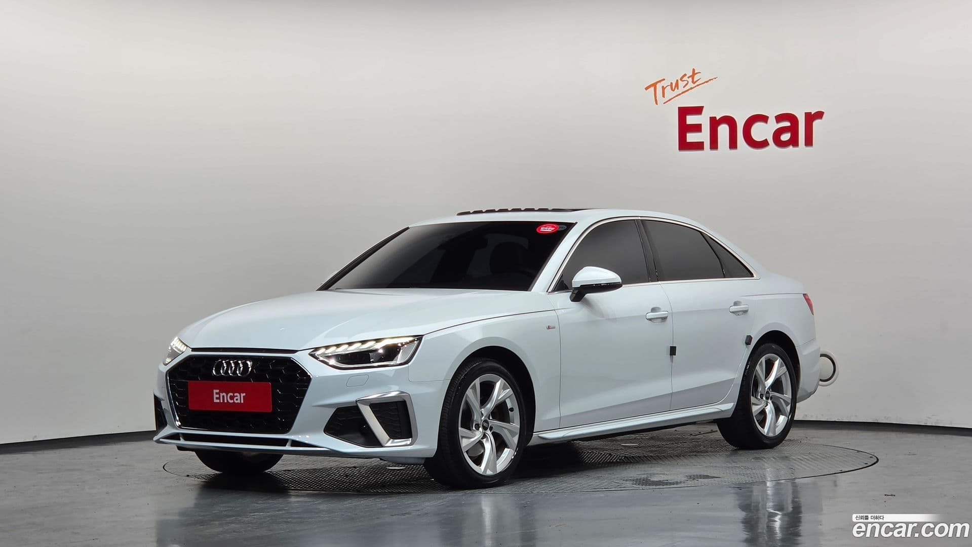Main__Slider__Photo:A4 Audi 2021.10-0