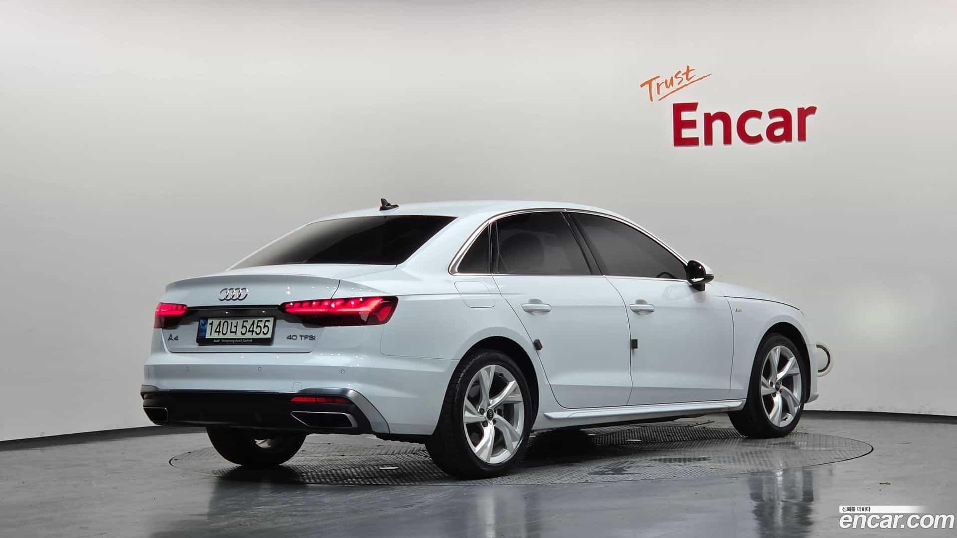 A4 Audi 2021.10-OUTER-002