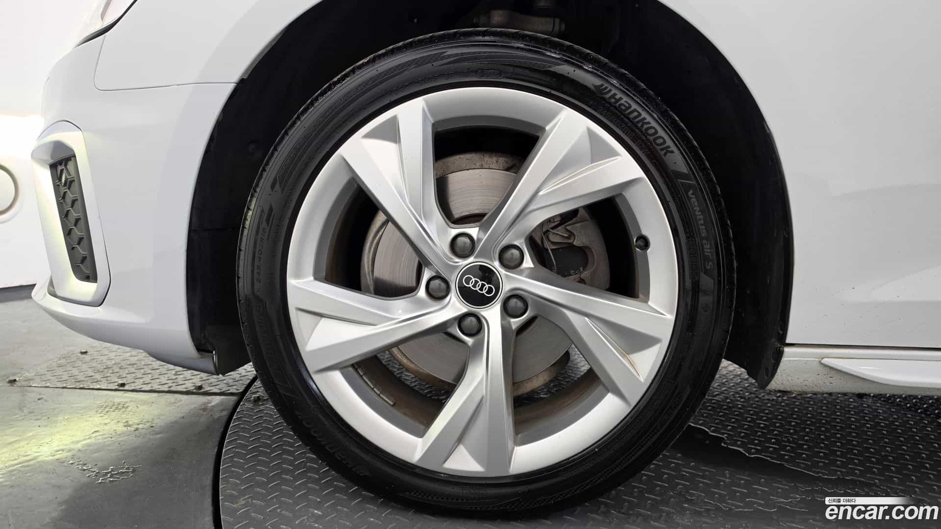 A4 Audi 2021.10-OUTER-005