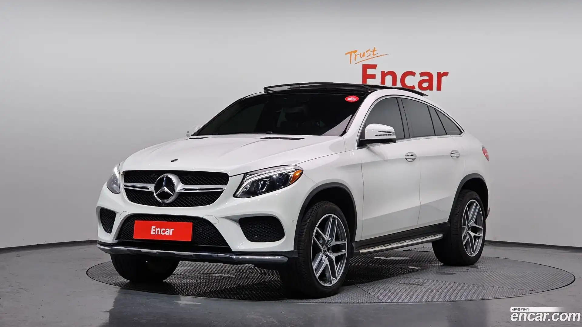 GLE-Class Mercedes-Benz 2018.9-OUTER-001