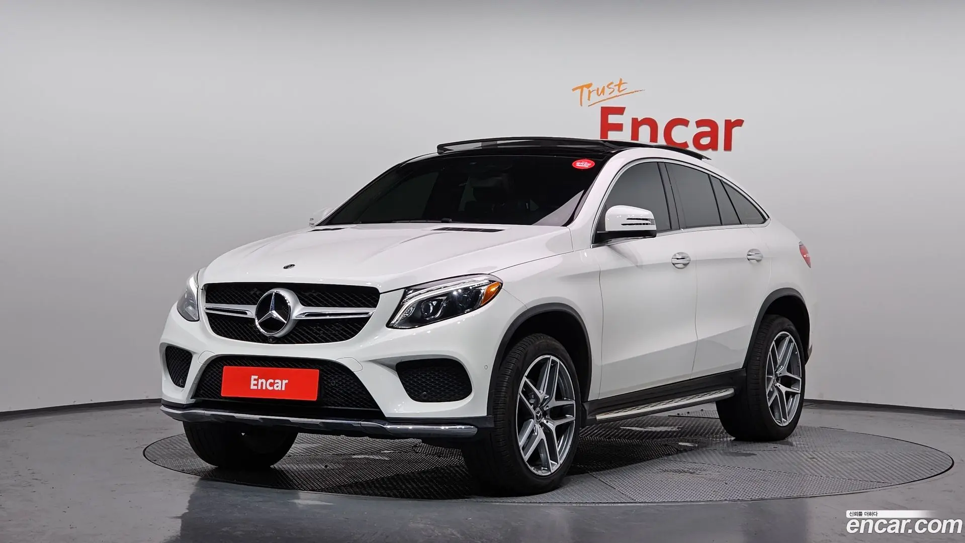 Main__Slider__Photo:GLE-Class Mercedes-Benz 2018.9-0