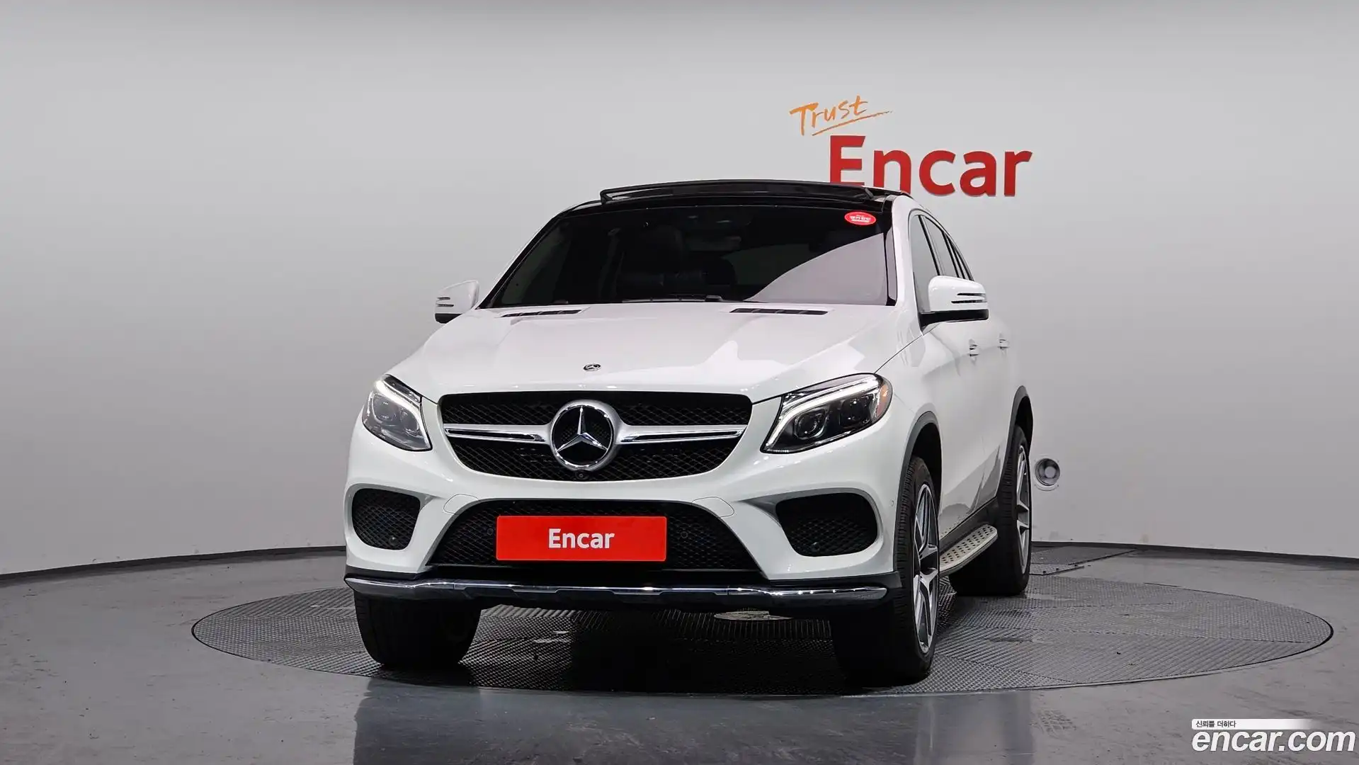 GLE-Class Mercedes-Benz 2018.9-OUTER-003
