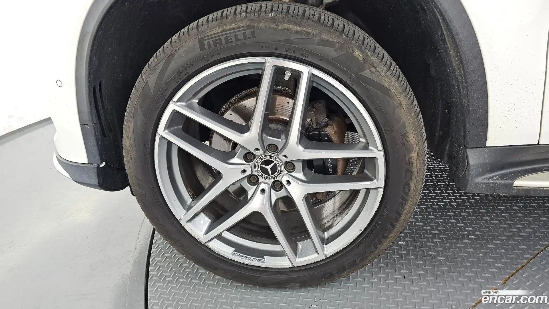 GLE-Class Mercedes-Benz 2018.9-OUTER-005