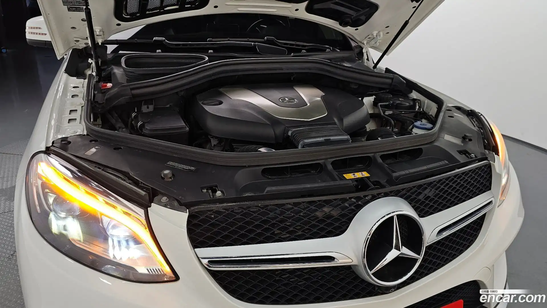 GLE-Class Mercedes-Benz 2018.9-OUTER-006