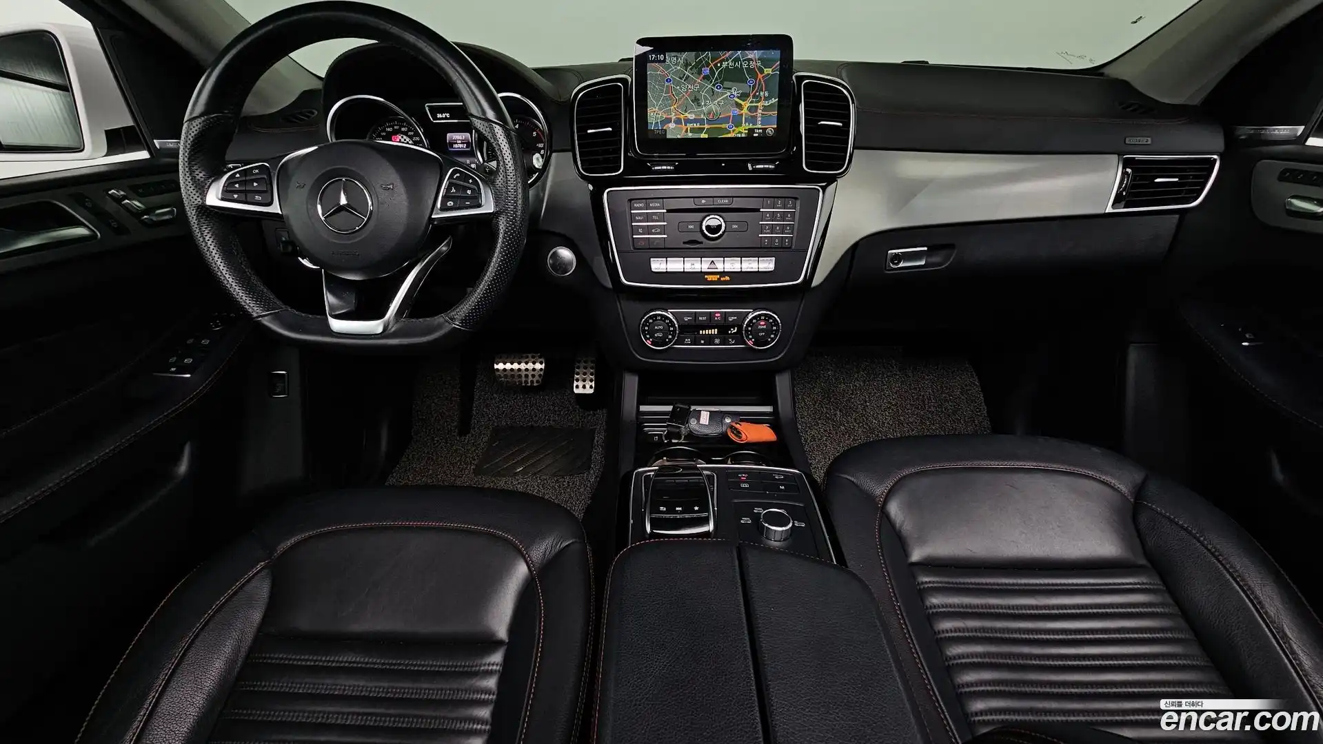 GLE-Class Mercedes-Benz 2018.9-INNER-007