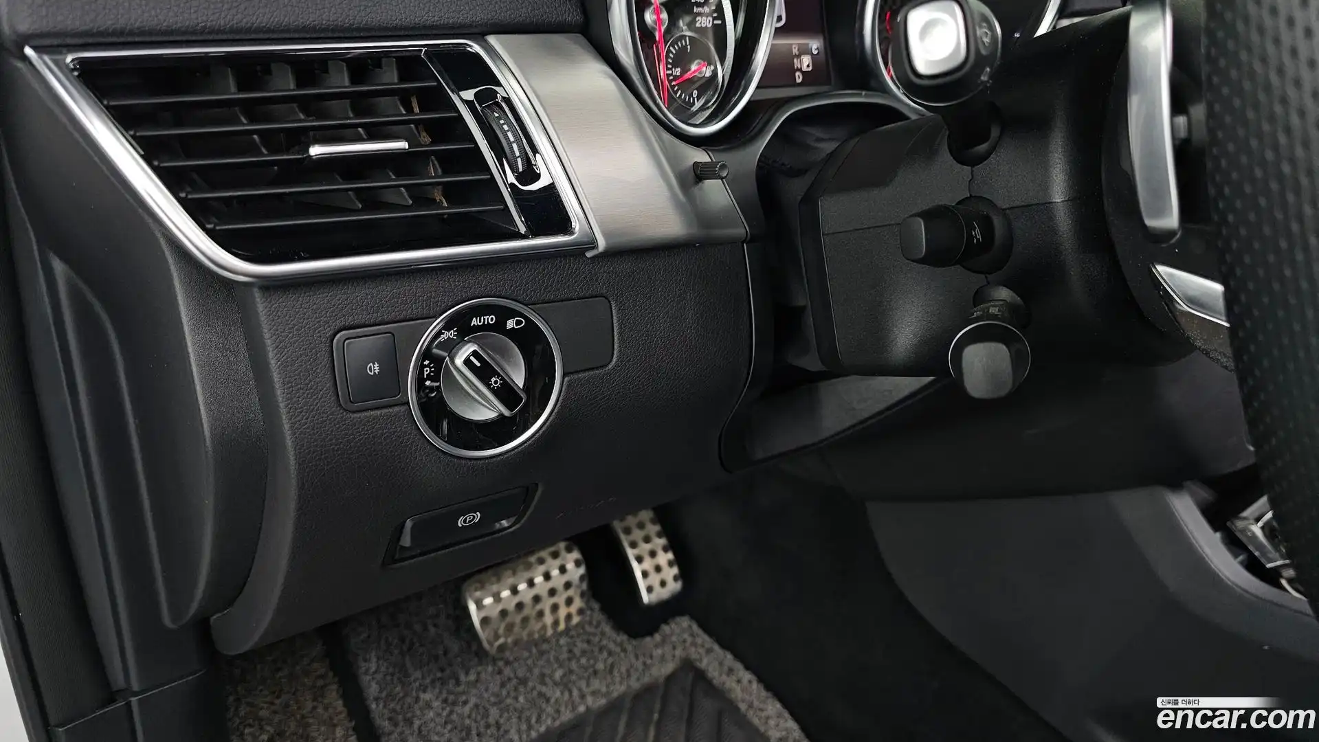 GLE-Class Mercedes-Benz 2018.9-OPTION-022