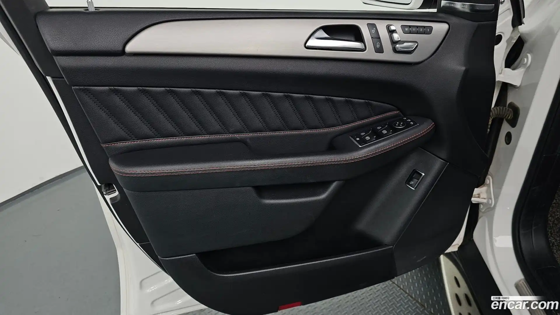 GLE-Class Mercedes-Benz 2018.9-INNER-034