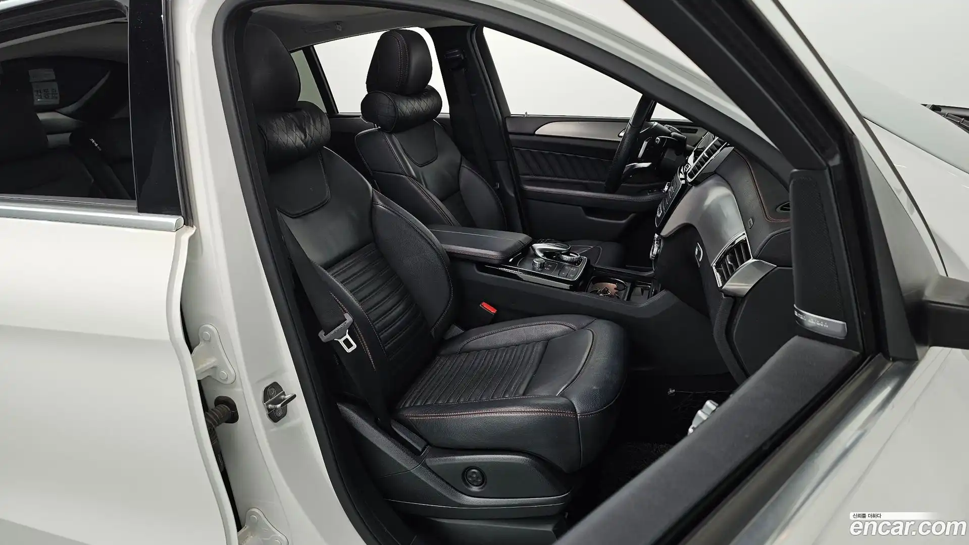 GLE-Class Mercedes-Benz 2018.9-INNER-036
