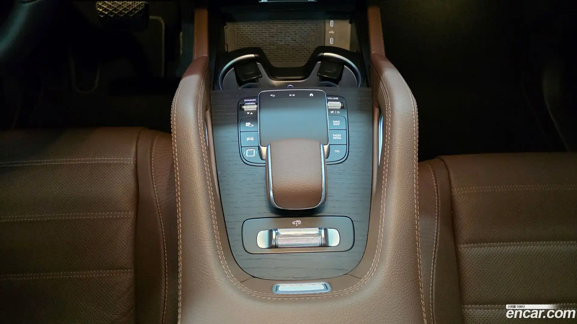 GLE-Class Mercedes-Benz 2025.4-INNER-009
