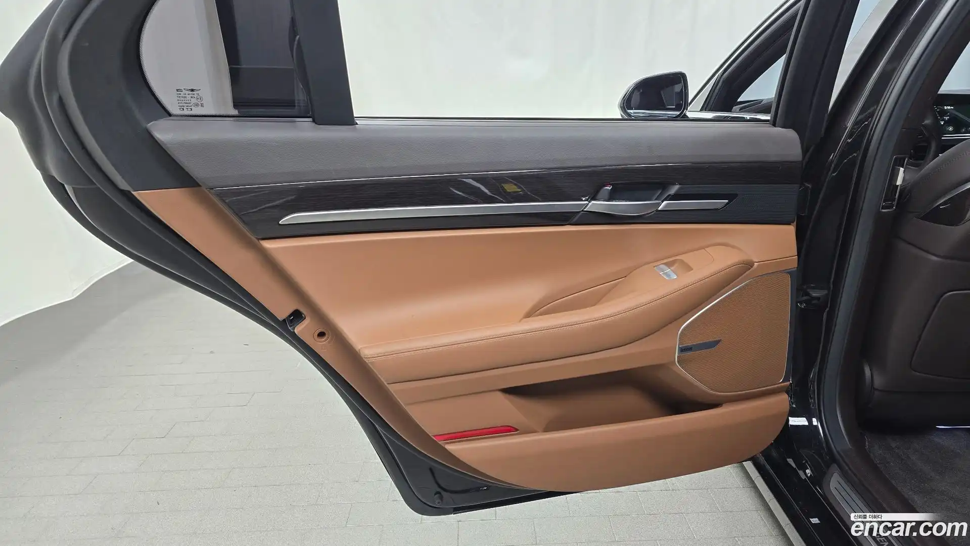 G90 Genesis 2019.0-INNER-035
