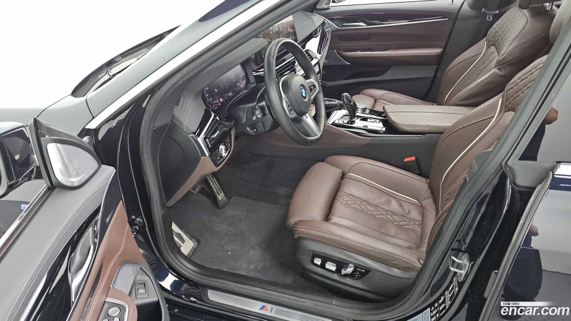 Gran Turismo BMW 2022.1-INNER-010