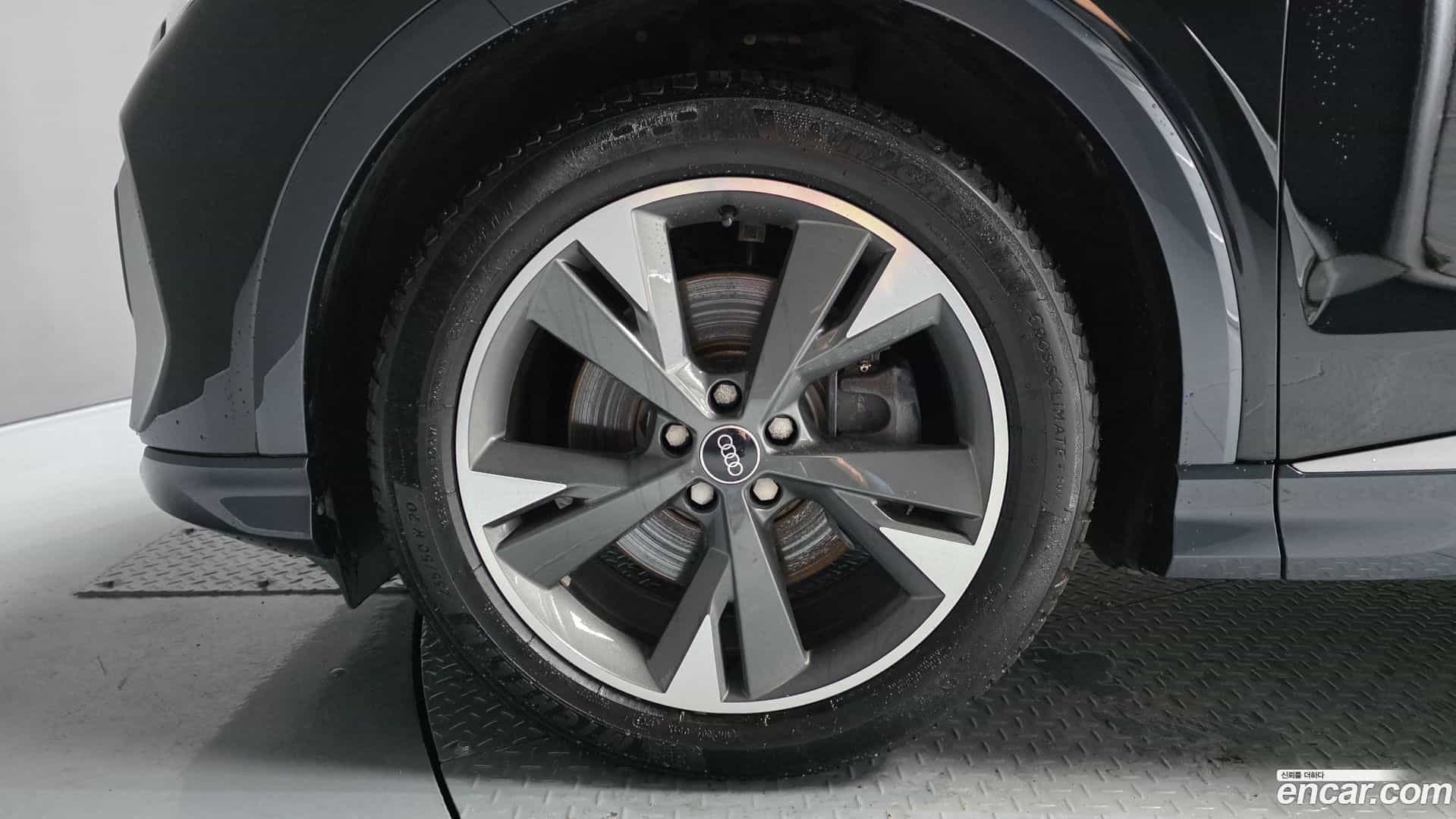 Q4 e-tron Audi 2022.8-OUTER-005