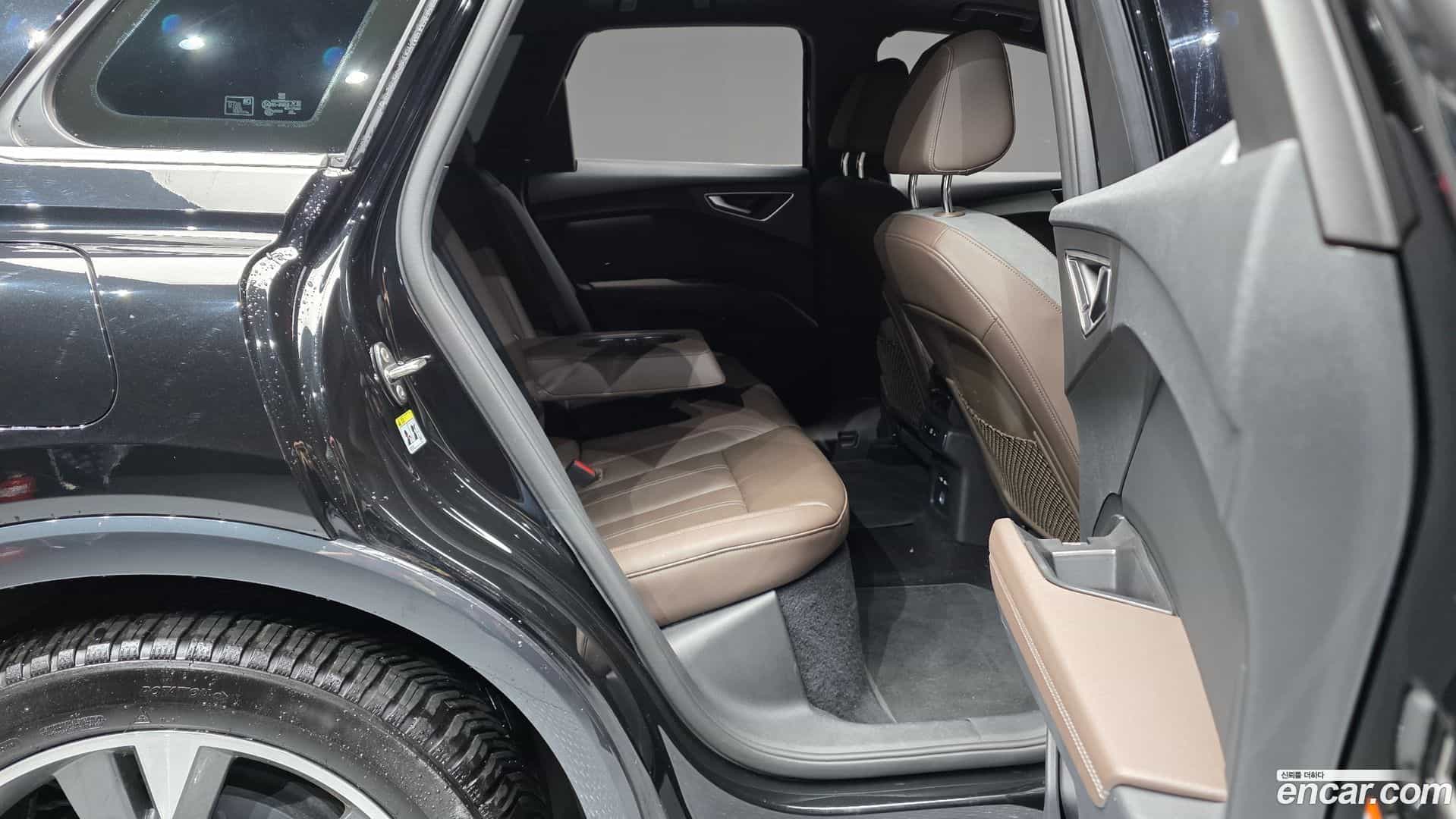 Q4 e-tron Audi 2022.8-OPTION-015