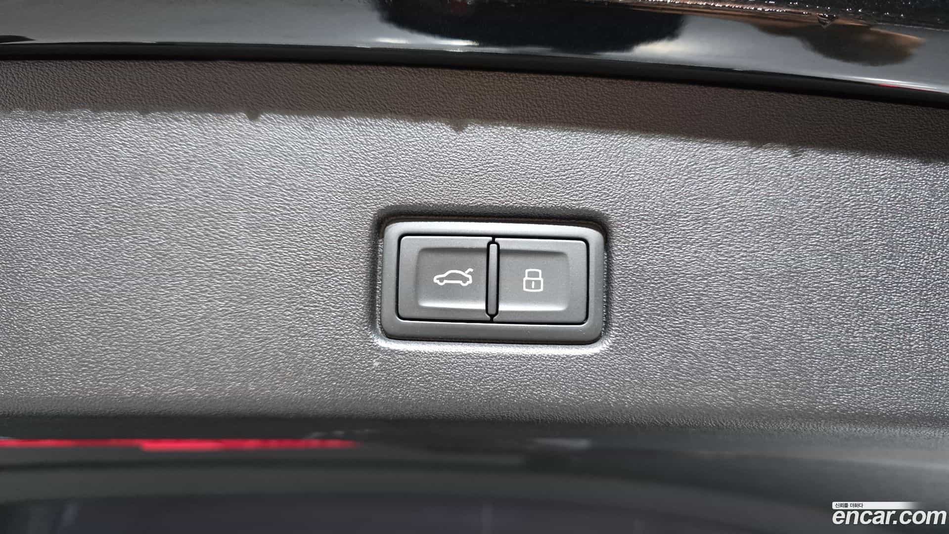 Q4 e-tron Audi 2022.8-OPTION-020